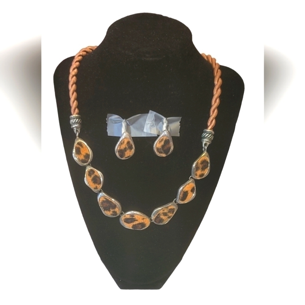 Vintage 3 piece Animal Print Bib Necklace and Teardrop Earrings Set